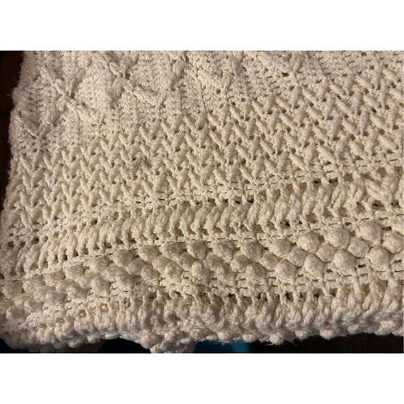 Shabby Chic Bohemian boho cream crochet blanket 61"x72" - Picture 5 of 8